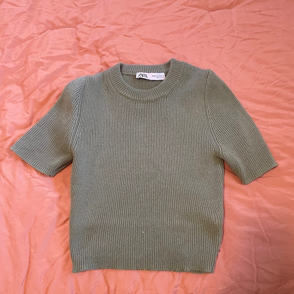 XS olive ribbed knit crop top; Zara.